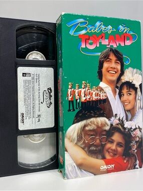 Babes in Toyland (VHS, 1986) Keanu Reeves